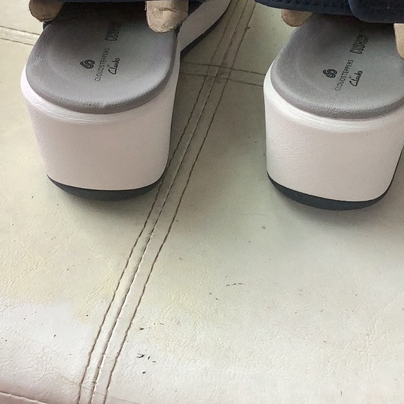 NWT cloudsteppers by Clark’s navy - Picture 5 of 9